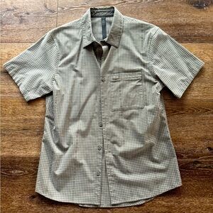 Lululemon men’s button down shirt